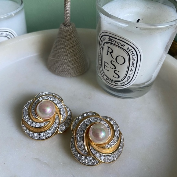 Nolan Miller crystals and pearls gold tone earrings - Picture 5 of 5